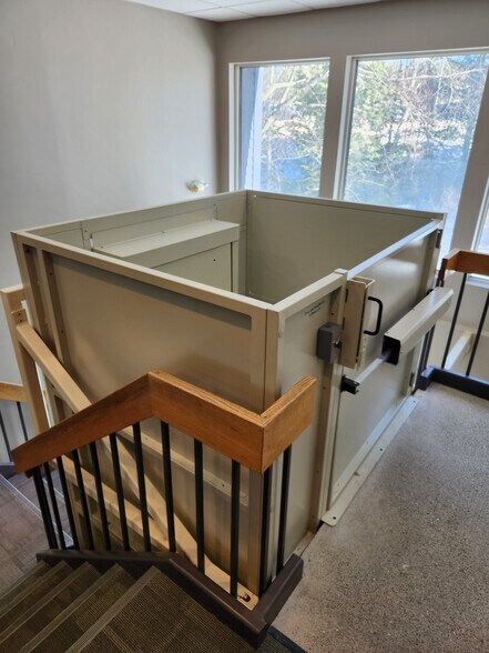 More Photos Of 29 Riverside St, Nashua Medical For Sale