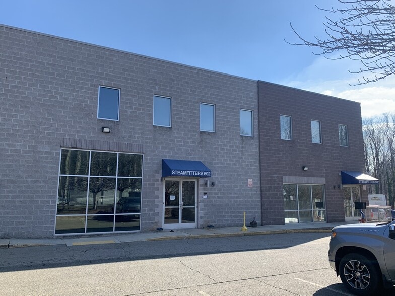 More Photos Of 7552 Accotink Park Rd, Springfield Warehouse For Sale