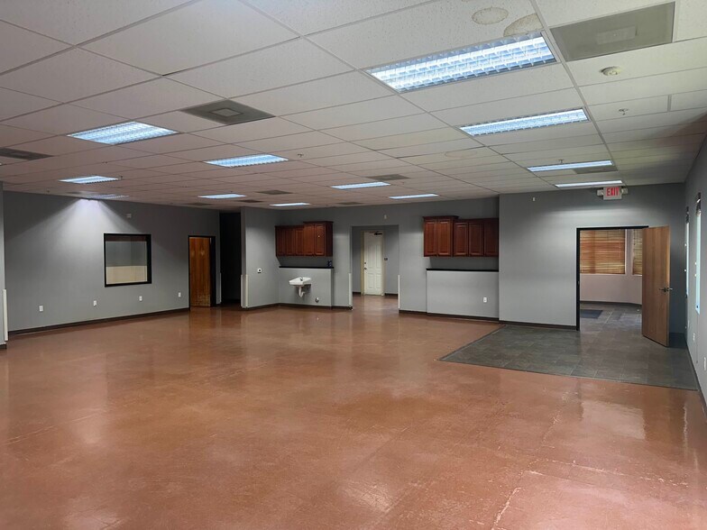 More Photos Of 953-959 E Monte Vista Ave, Turlock Office For Lease
