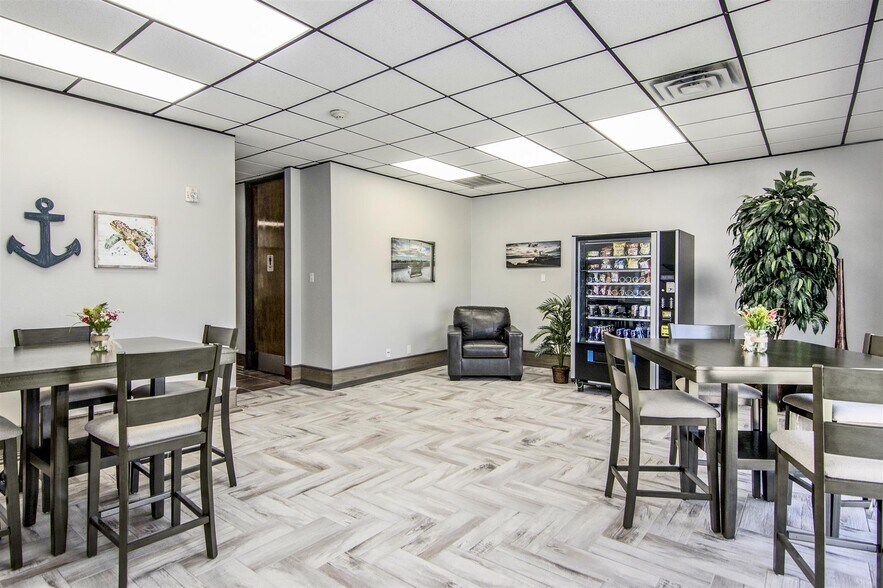 More Photos Of , Kemah Office For Sale