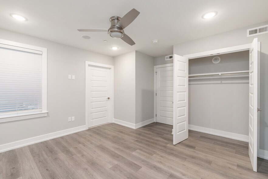 More Photos Of 1309 S 52nd St, Philadelphia Apartments For Sale