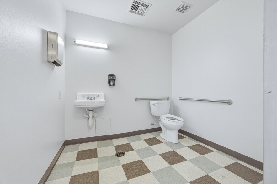 More Photos Of 12171 W Parmer Ln, Cedar Park Medical For Lease