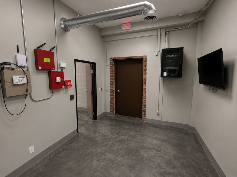 More Photos Of 223-229 Lake Ave, Traverse City Medical For Lease