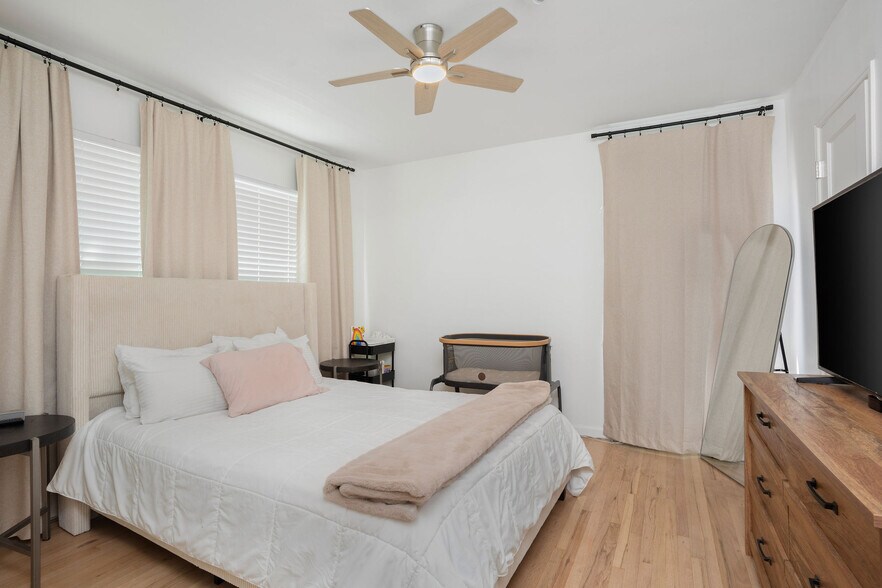 More Photos Of 4259 Cahuenga Blvd, Toluca Lake Apartments For Sale