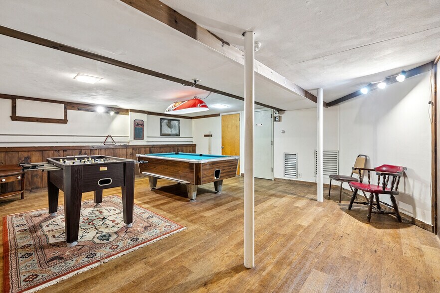 More Photos Of 344 Vt Route 100, West Dover Hotel For Sale