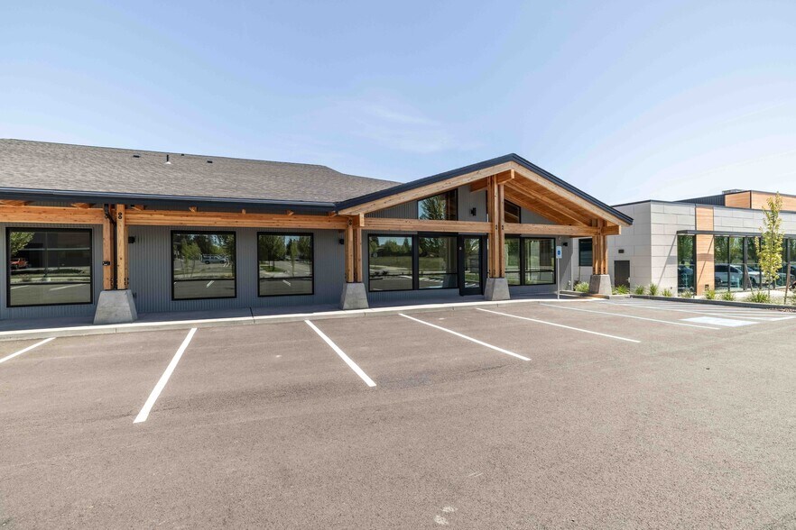 More Photos Of 8512 N Wayne Dr, Hayden Flex For Lease