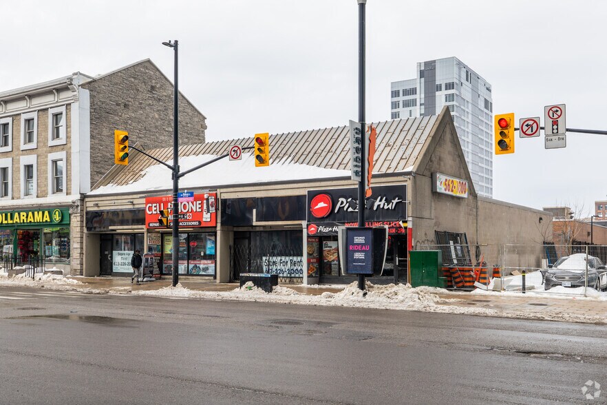 Primary Photo Of 189-195 Rideau St, Ottawa Storefront For Lease