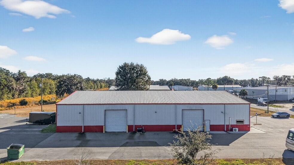 More Photos Of 3073 NE 37th Pl, Wildwood Industrial For Sale