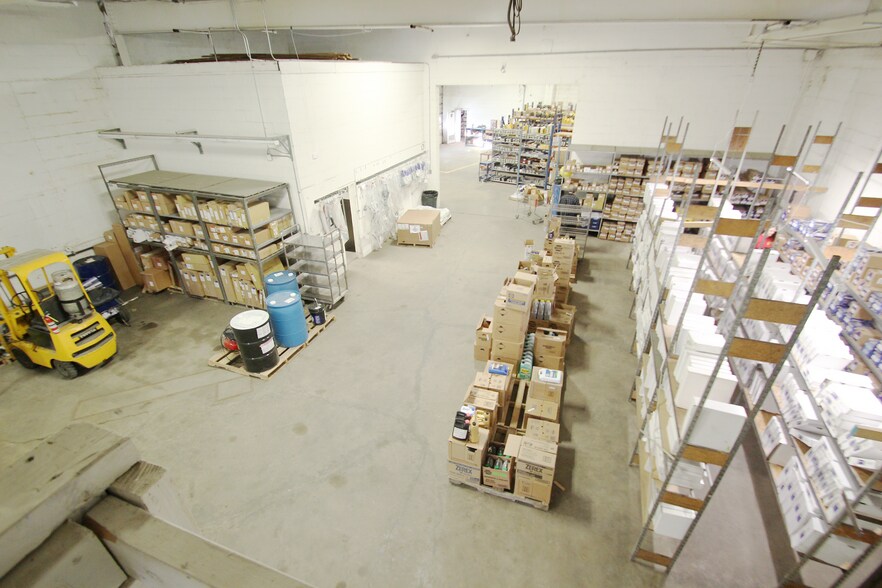 More Photos Of 19 N Main St, New London Warehouse For Sale