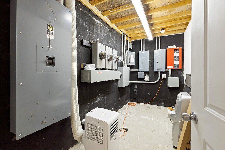 More Photos Of 4 Industrial Pky, Brunswick Manufacturing For Lease