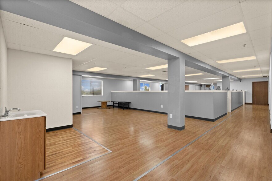 More Photos Of 5800 W 18th St, Greeley Research And Development For Lease