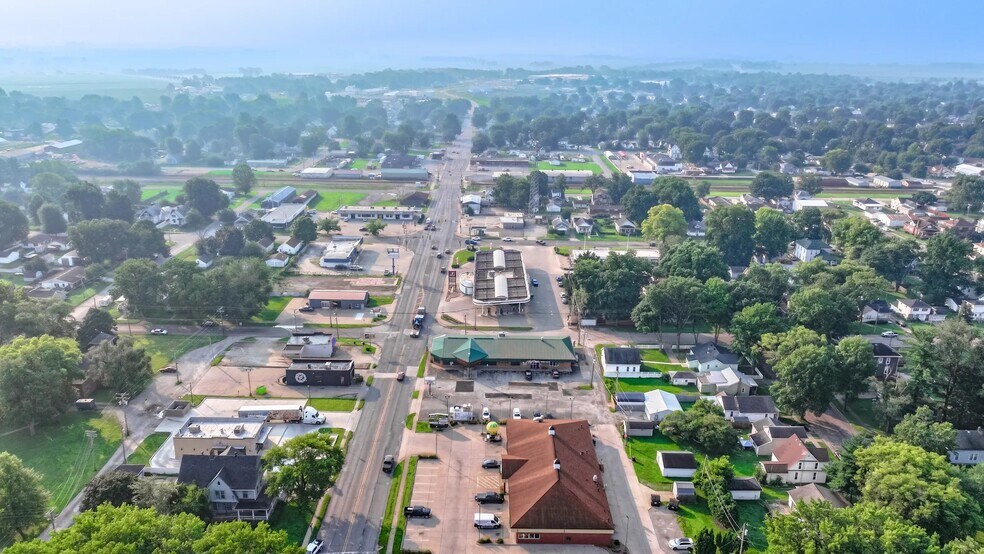 More Photos Of 429 Keokuk St, Lincoln General Retail For Lease