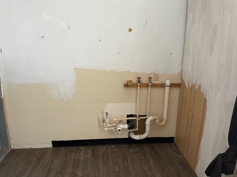 More Photos Of 718 W Spruce St, Deming Storefront Retail Office For Sale