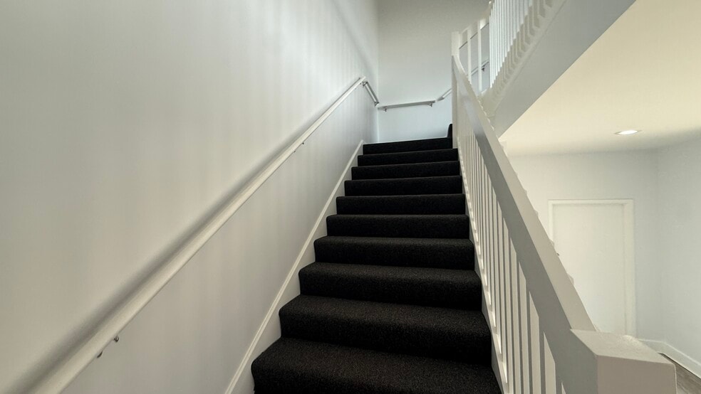 More Photos Of 11801 Brinley Ave, Louisville Medical For Lease