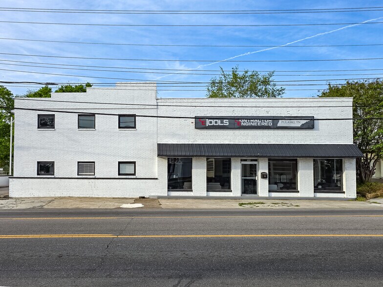 More Photos Of 308 W College St, Pulaski Flex For Sale