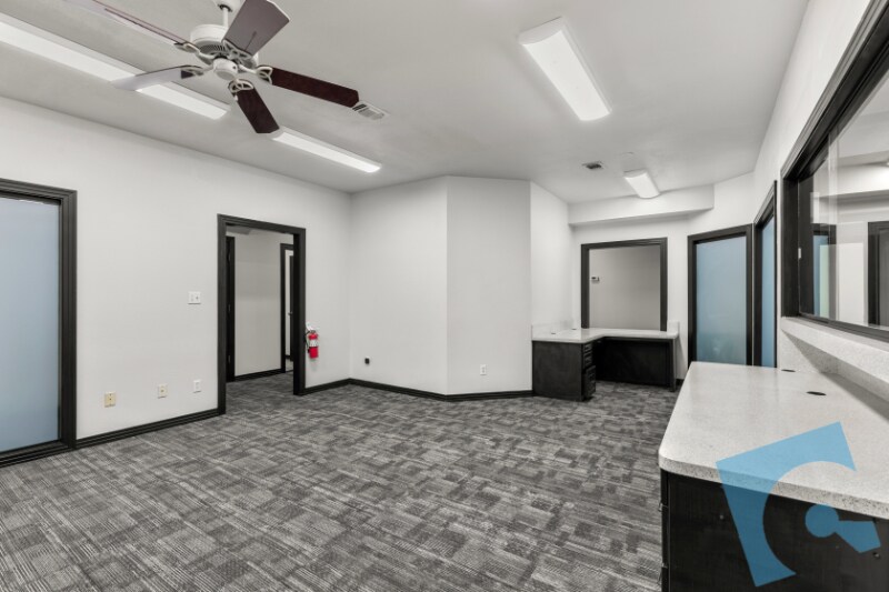 More Photos Of 501 W Harwood Rd, Hurst Medical For Lease