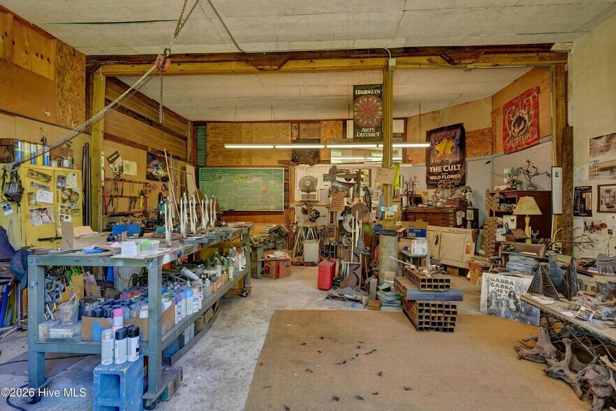 More Photos Of 711 S 5th Ave, Wilmington General Retail For Sale