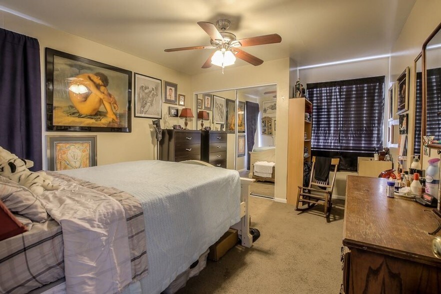 More Photos Of 3740 Wyandotte St, Kansas City Apartments For Sale