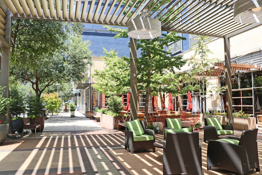 More Photos Of 2973 W 7th St, Fort Worth Unknown For Lease