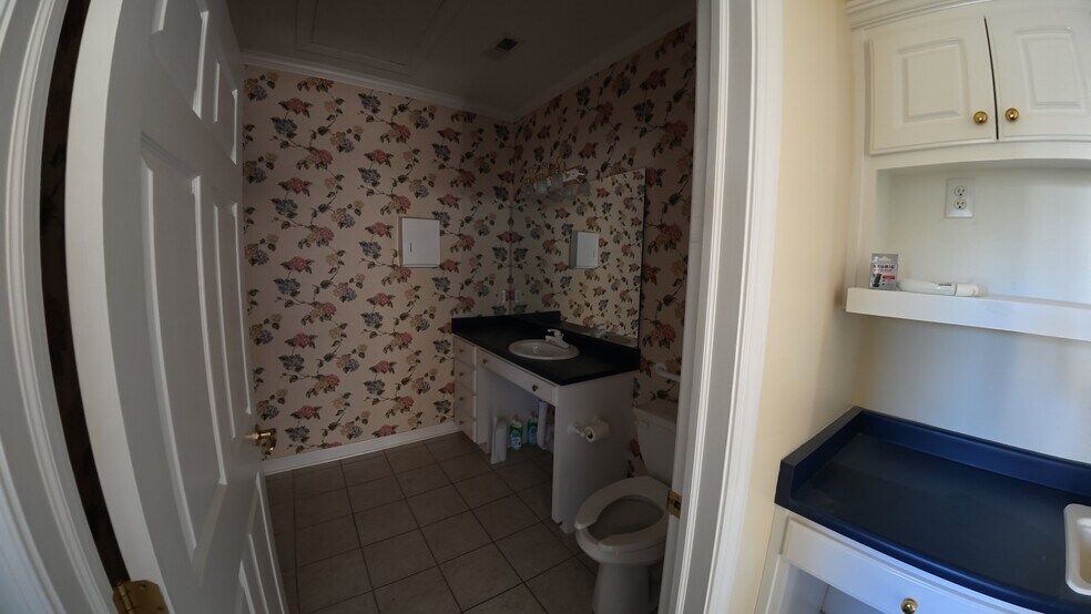 More Photos Of 406 N Main St, Greer Office For Lease