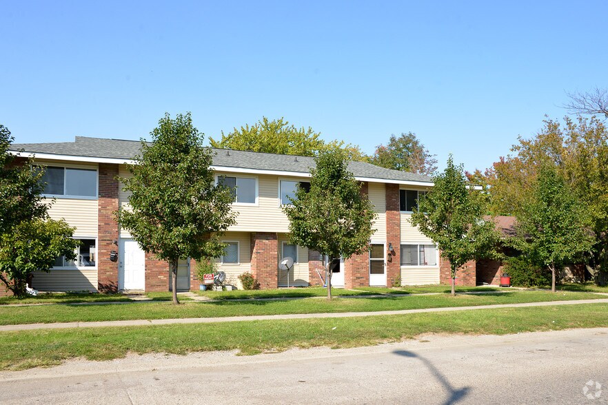 More Photos Of 7020-7032 Twin Oaks Dr, Indianapolis Apartments For Sale