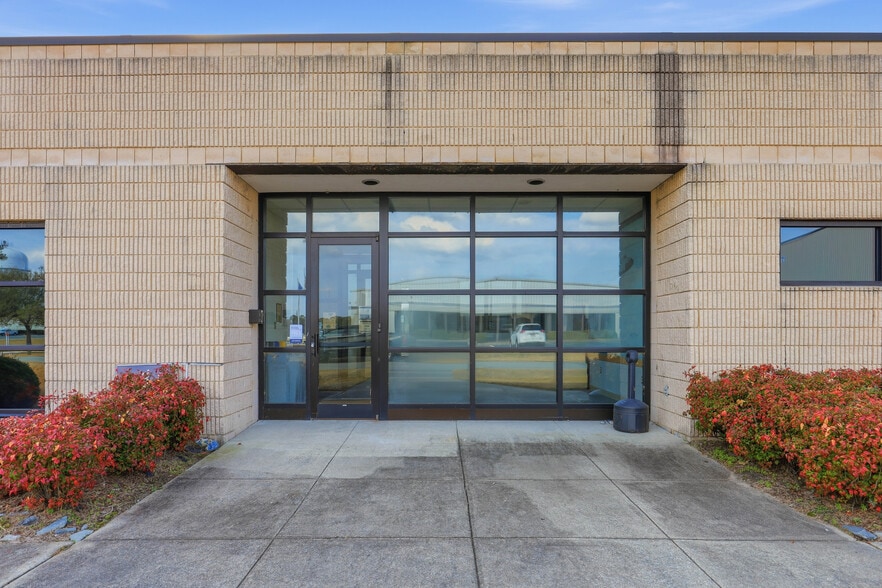 More Photos Of 2772 Rouse Road Ext, Kinston Office For Lease