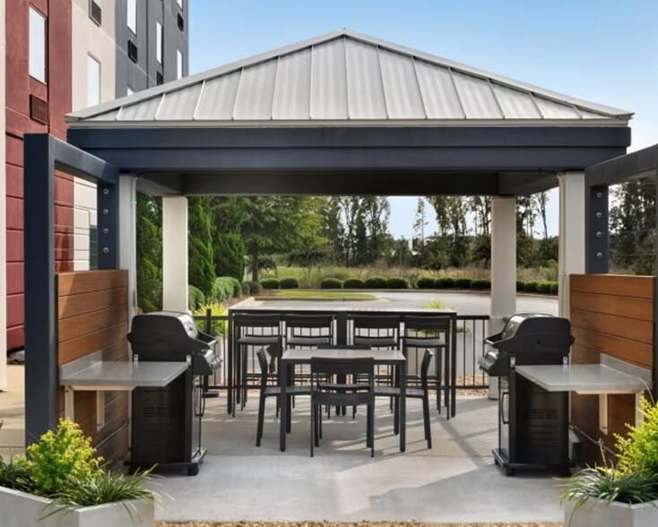 More Photos Of 504 N Mountain Rd, Harrisburg Hotel For Sale