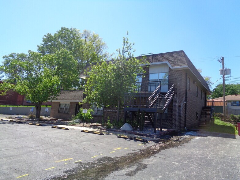 More Photos Of 3916 S Lynn Ct, Independence Medical For Lease