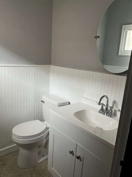 More Photos Of 7221 Little River Tpke, Annandale Freestanding For Sale