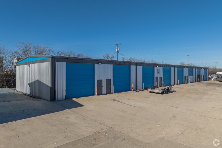 More Photos Of 2653 Blue Mound Rd W, Haslet Warehouse For Lease