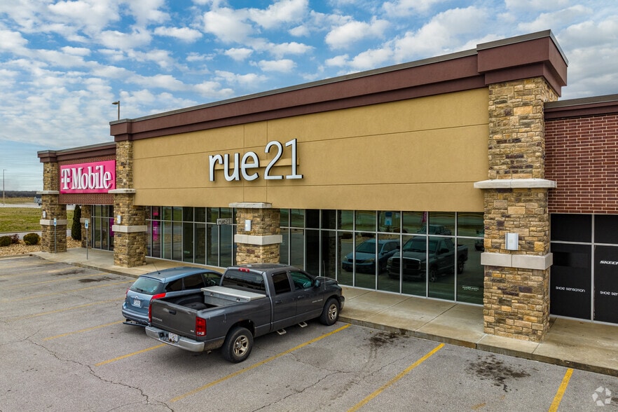 More Photos Of 903 E US Highway 60, Monett Storefront For Lease
