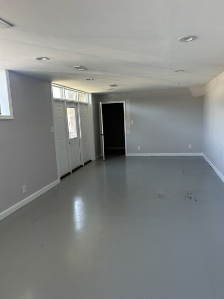 More Photos Of 1517 S Brightleaf Blvd, Smithfield Warehouse For Sale