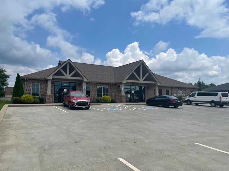More Photos Of 3929 Lamar Dr, Clarksville Office For Lease