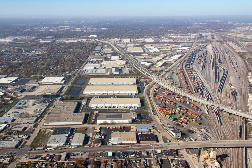 More Photos Of 10701 Franklin Ave, Franklin Park Warehouse For Lease