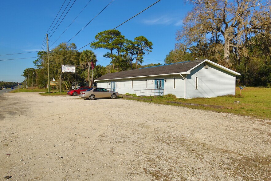 More Photos Of 18585 N US Highway 441, Reddick Hotel For Sale