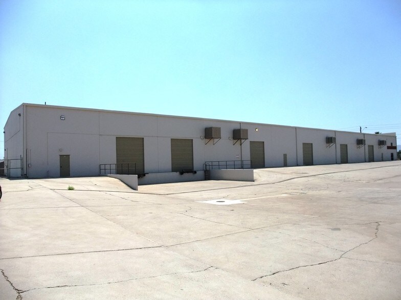 More Photos Of 3636 W Buckeye Rd, Phoenix Warehouse For Lease