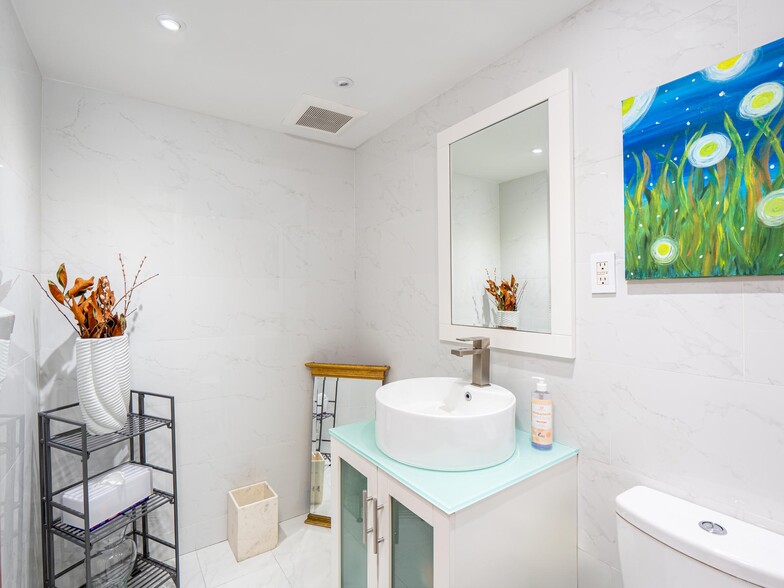 More Photos Of 125 E 64th St, New York Apartments For Sale