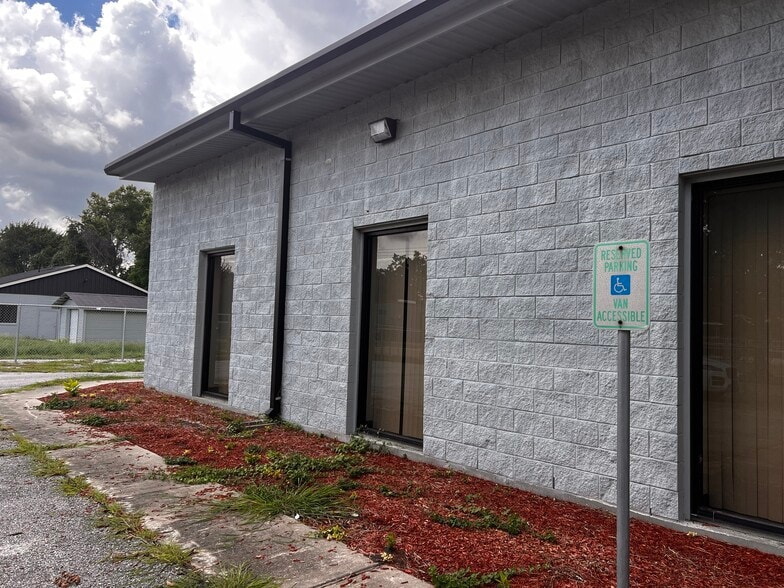 More Photos Of 11950 Alief Clodine Rd, Houston Light Distribution For Lease