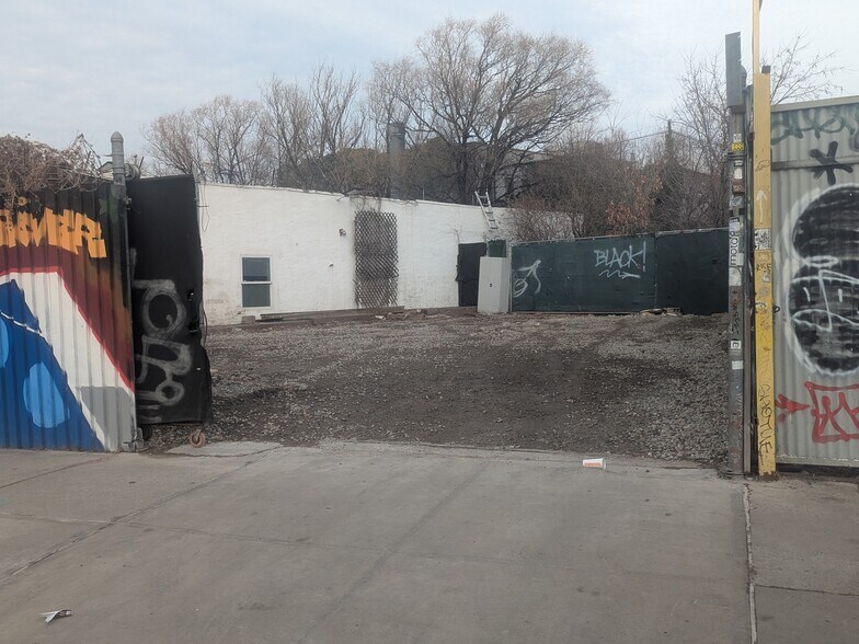 More Photos Of 39 Knickerbocker Ave, Brooklyn Land For Lease