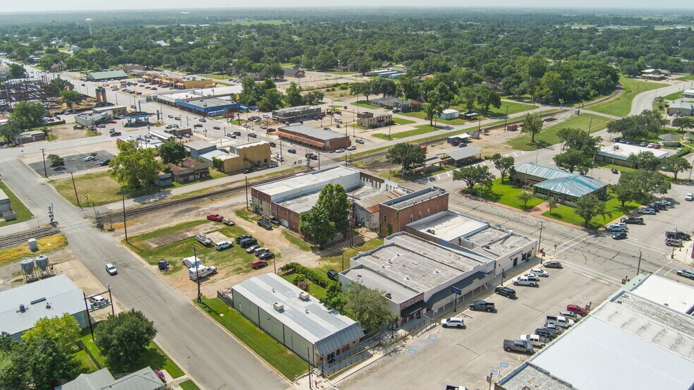 More Photos Of 1116 Austin St, Hempstead Storefront Retail Office For Sale
