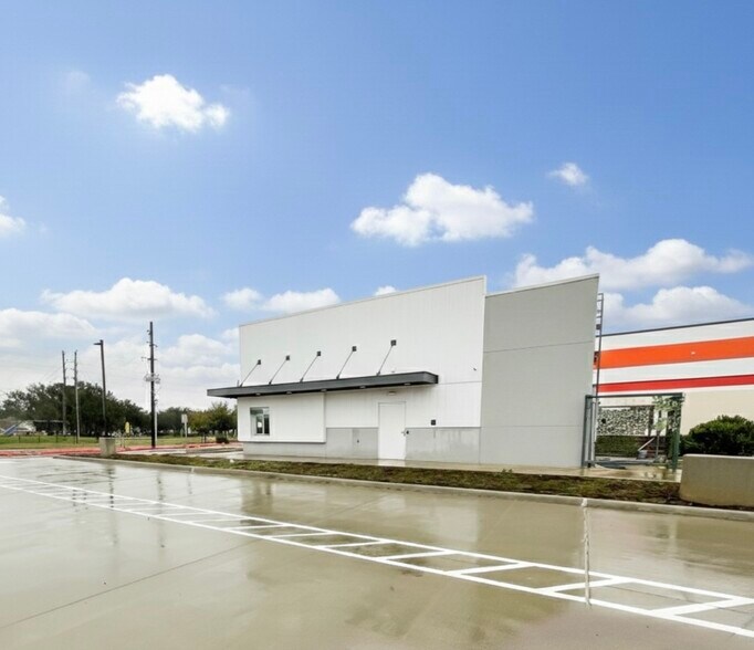 More Photos Of 24907 Westheimer Pkwy, Katy Restaurant For Lease
