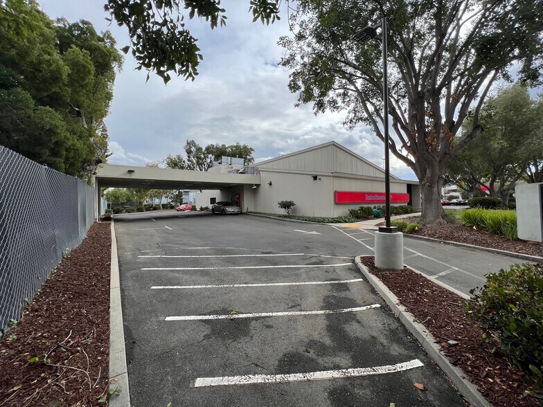 More Photos Of 2925 Scott Blvd, Santa Clara Bank For Sale