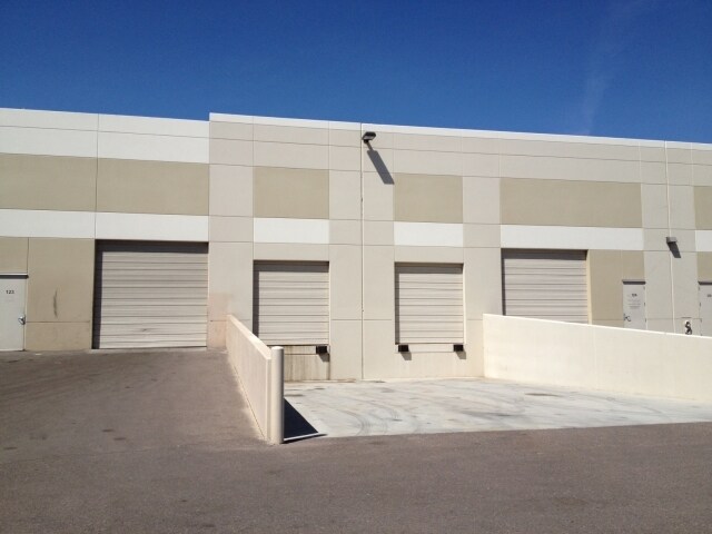 More Photos Of 13765 W Auto Dr, Goodyear Distribution For Lease