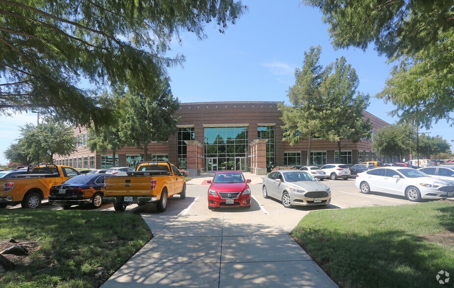 More Photos Of 7651 Esters Blvd, Irving Office For Lease