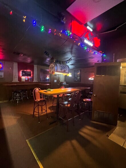 More Photos Of 705 Roosevelt Ave, San Antonio Sports And Entertainment For Sale