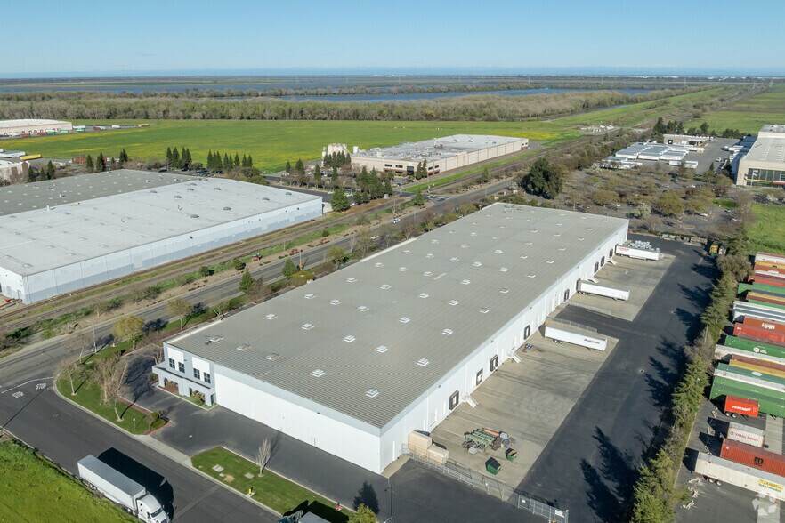 More Photos Of 2340 E Main St, Woodland Warehouse For Lease