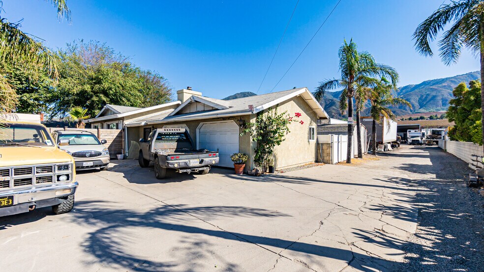 More Photos Of 18904 Cajon Blvd, San Bernardino Contractor Storage Yard For Sale