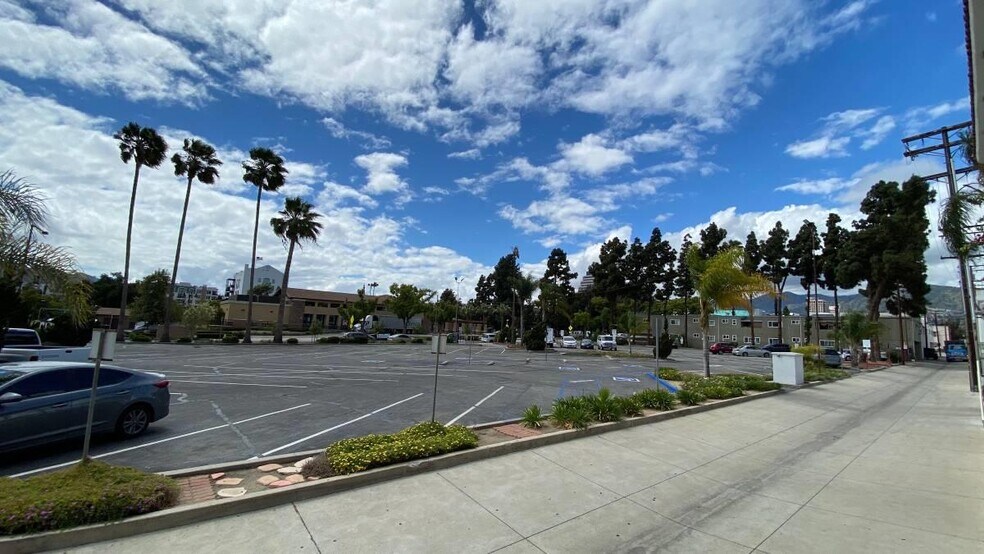 More Photos Of 333 E Colorado St, Glendale Unknown For Lease