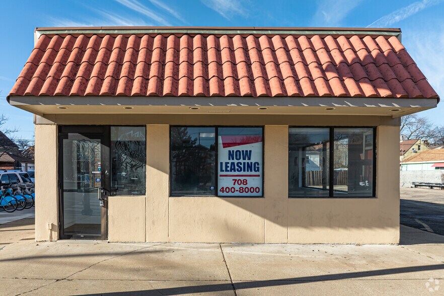 More Photos Of 2356 S Kedzie Ave, Chicago Freestanding For Lease