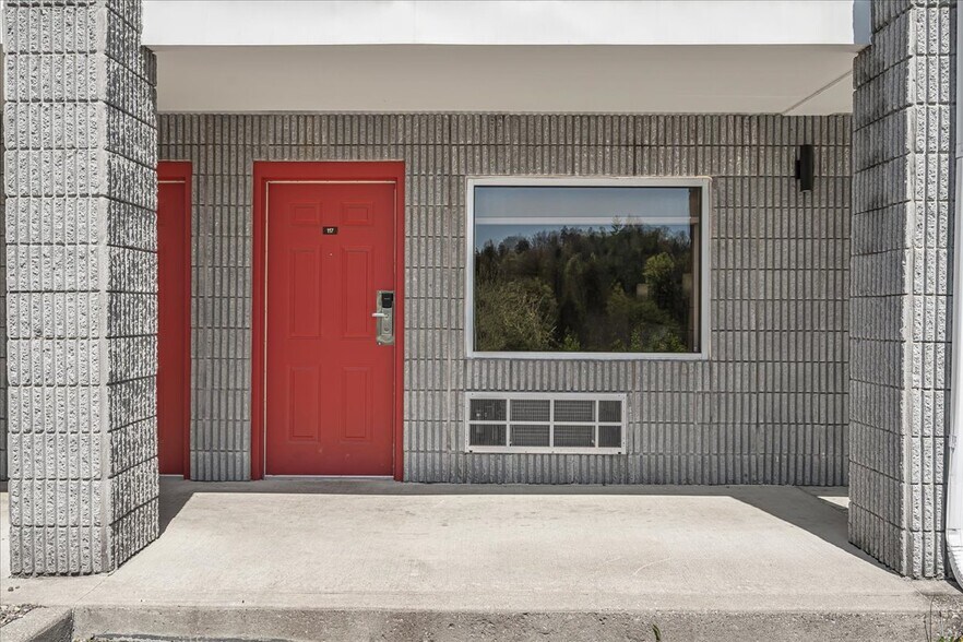 More Photos Of 182 Quillen Chapel Service Rd, Campton Hotel For Sale